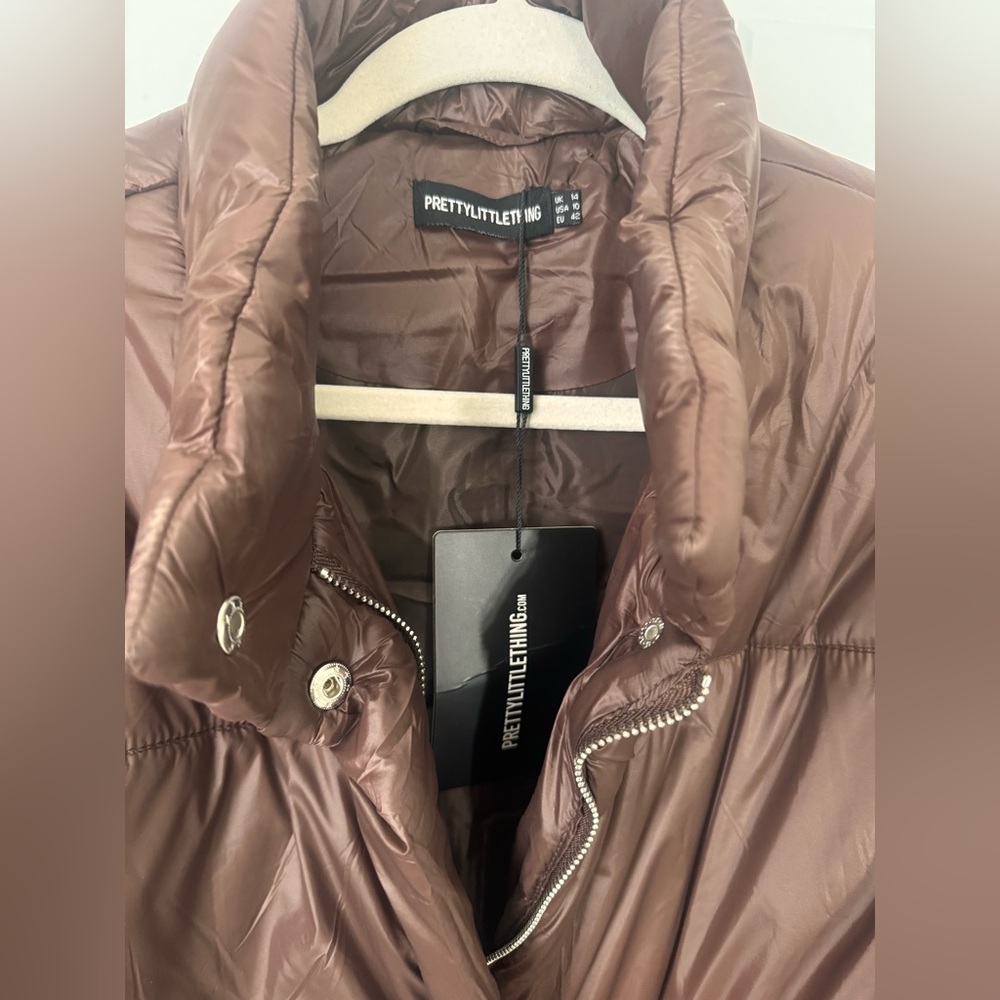 NWT: PRETTY LITTLE THING: CHOCOLATE DETACHABLE ARM PUFFER VEST |10| - Picture 7 of 9